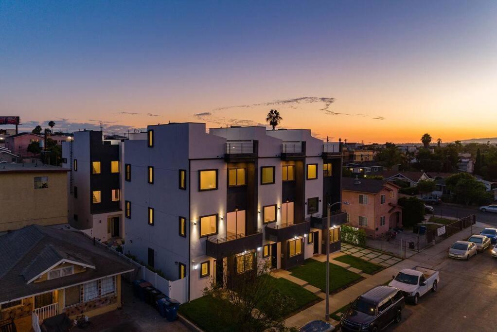 Modern 4 Bedroom Home With Rooftop Deck #1 Los Angeles Exterior photo