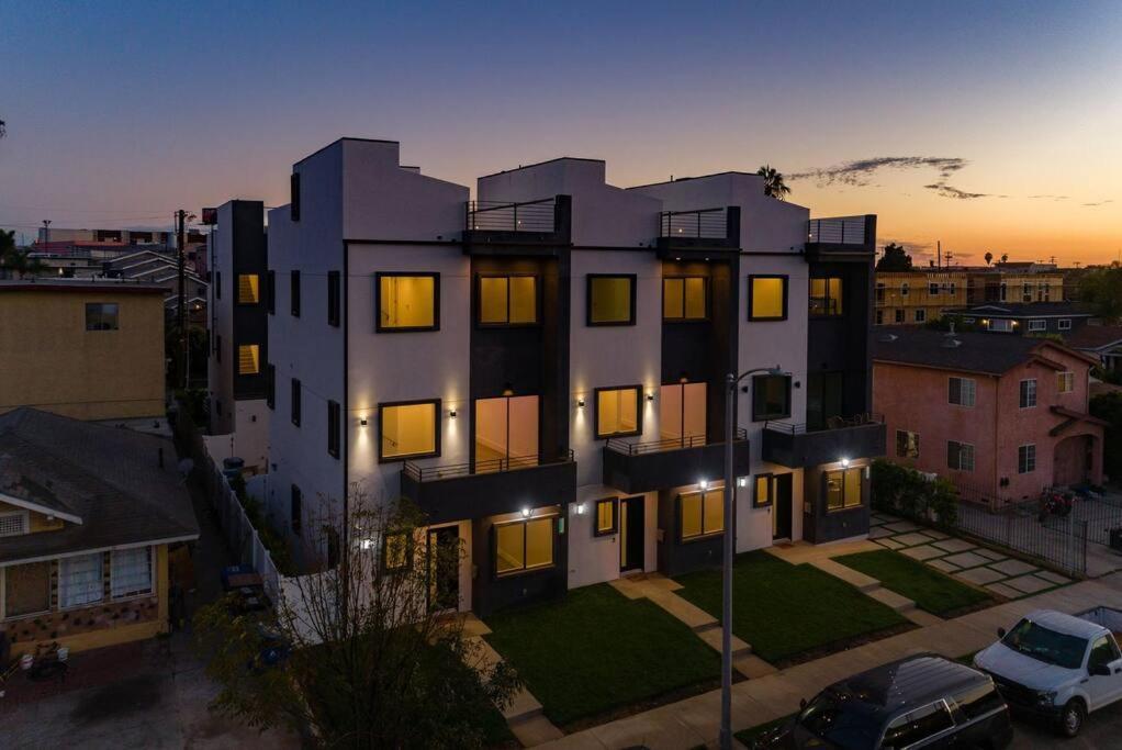 Modern 4 Bedroom Home With Rooftop Deck #1 Los Angeles Exterior photo